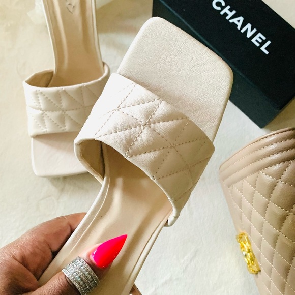 chic Shoes - •Kelly• Quilted Slide Heel Sandal